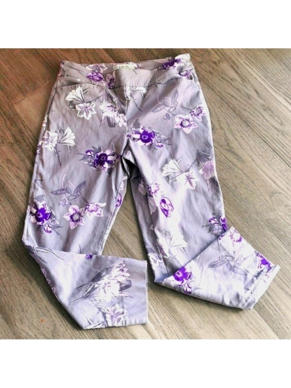 Cleo Petites Cottagecore Floral Pants. Size Medium